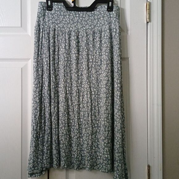 Serra sage green and white floral print pleated skirt Sz L - Picture 4 of 6
